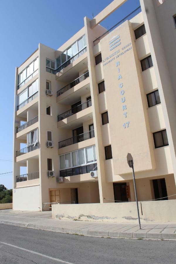 Montehugh Apartment Larnaca Luaran gambar